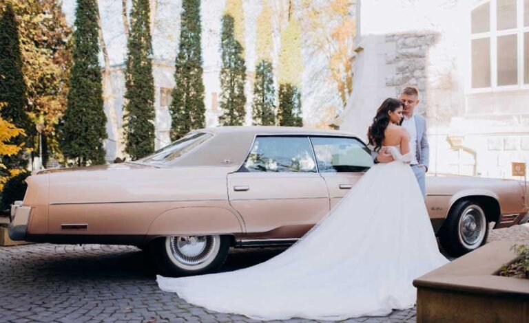8 Wedding Car Options for Vintage Theme Lovers