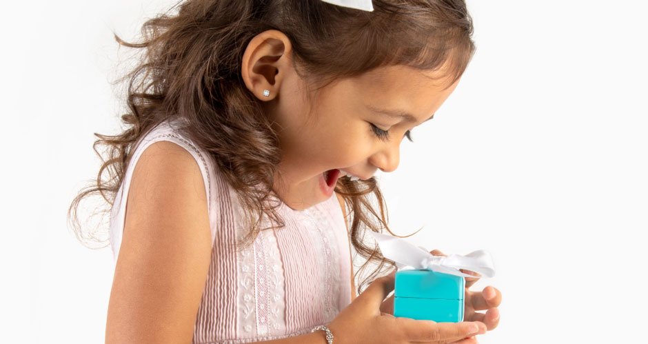 Custom-Made Personal Ornaments: Your Guide to Unique Jewelry