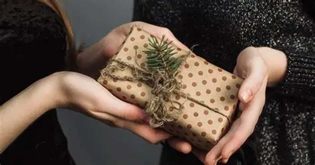 5 Meaningful Gifts That Last Longer Than Flowers