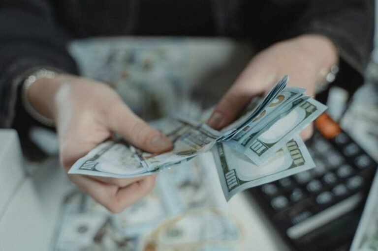 6-proven-ways-to-build-confidence-in-personal-mone-1